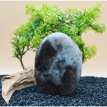 Forme libre cristal de roche fumé foncé A 995gr 125mm